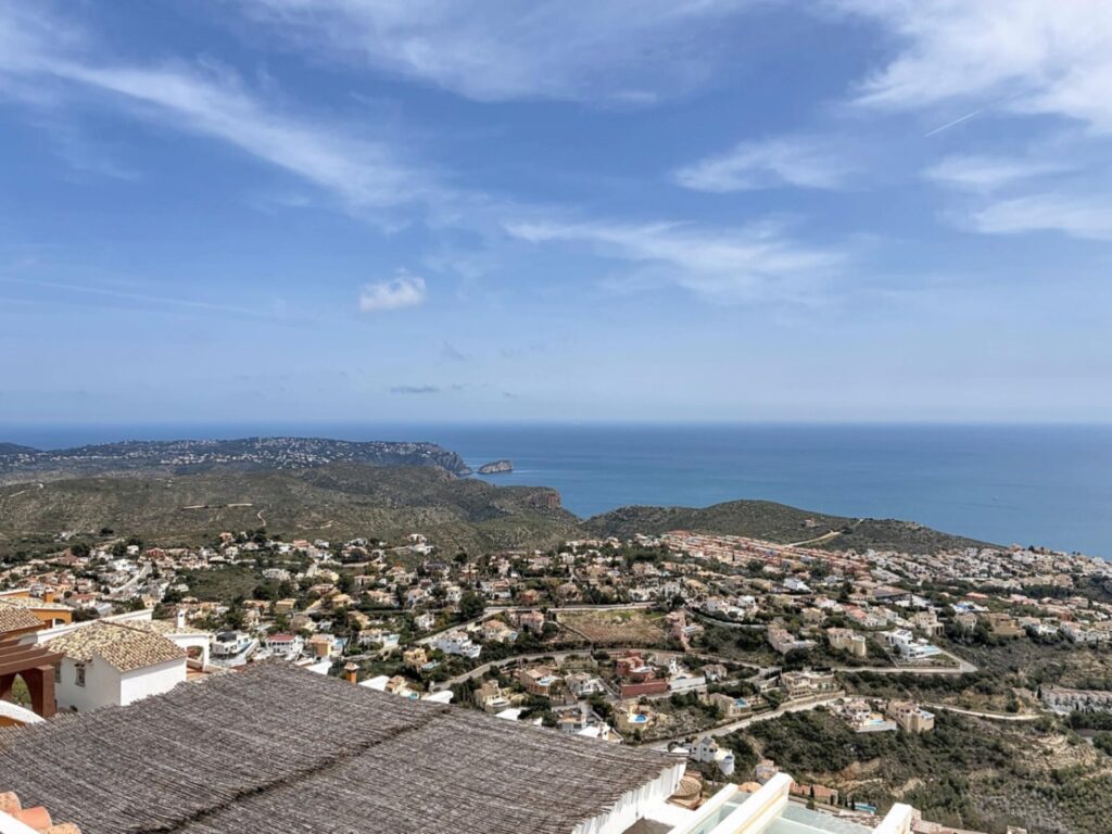 Cumbre del Sol apartment with spectacular panoramic sea views 22