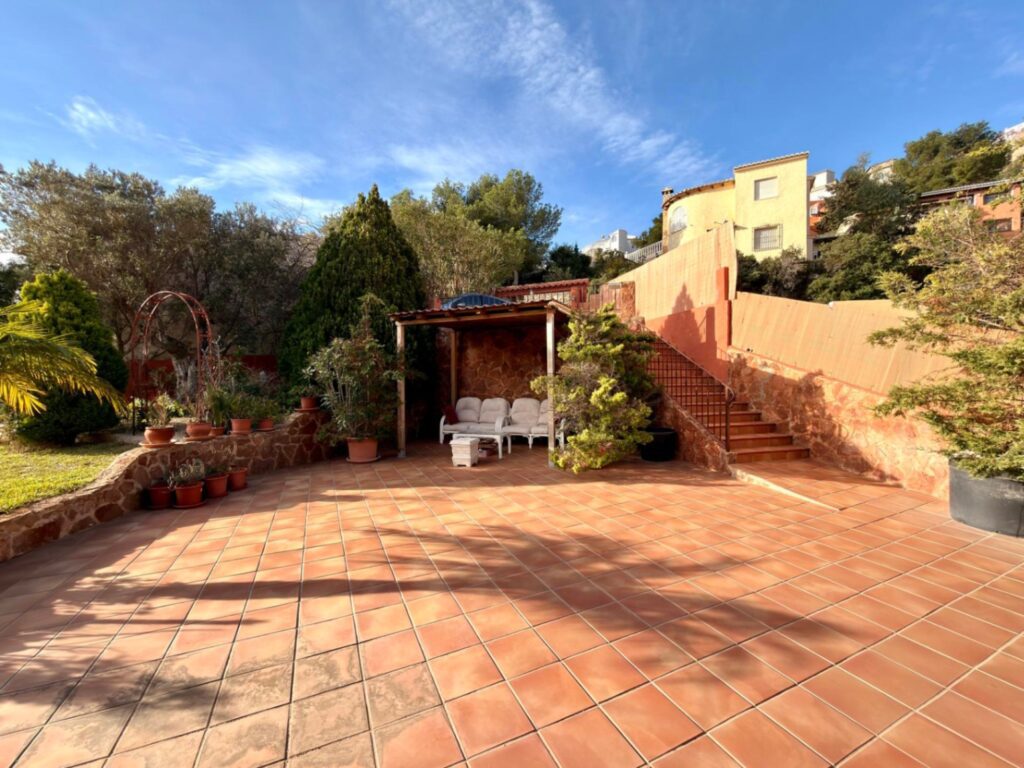 Cumbre del Sol: a Mediterranean-style villa with a swimming pool and sea views 13