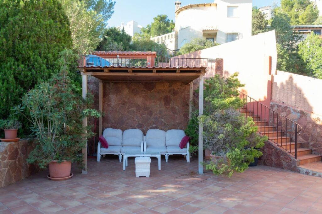 Cumbre del Sol: a Mediterranean-style villa with a swimming pool and sea views 14