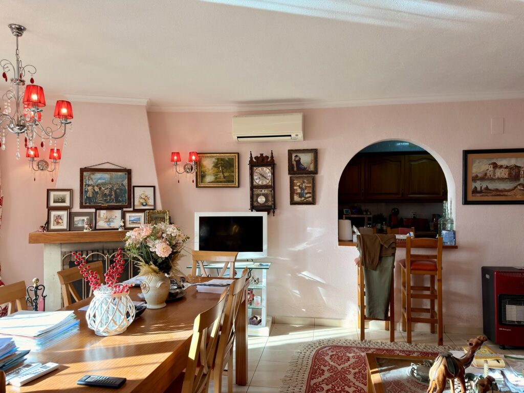 Cumbre del Sol: a Mediterranean-style villa with a swimming pool and sea views 26