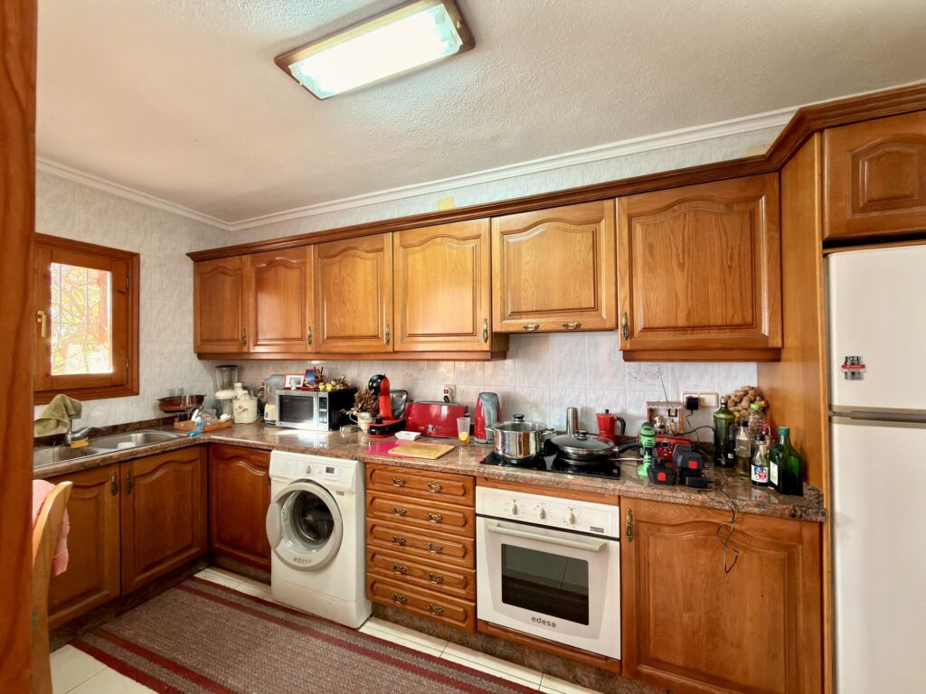 Cumbre del Sol: a Mediterranean-style villa with a swimming pool and sea views 31