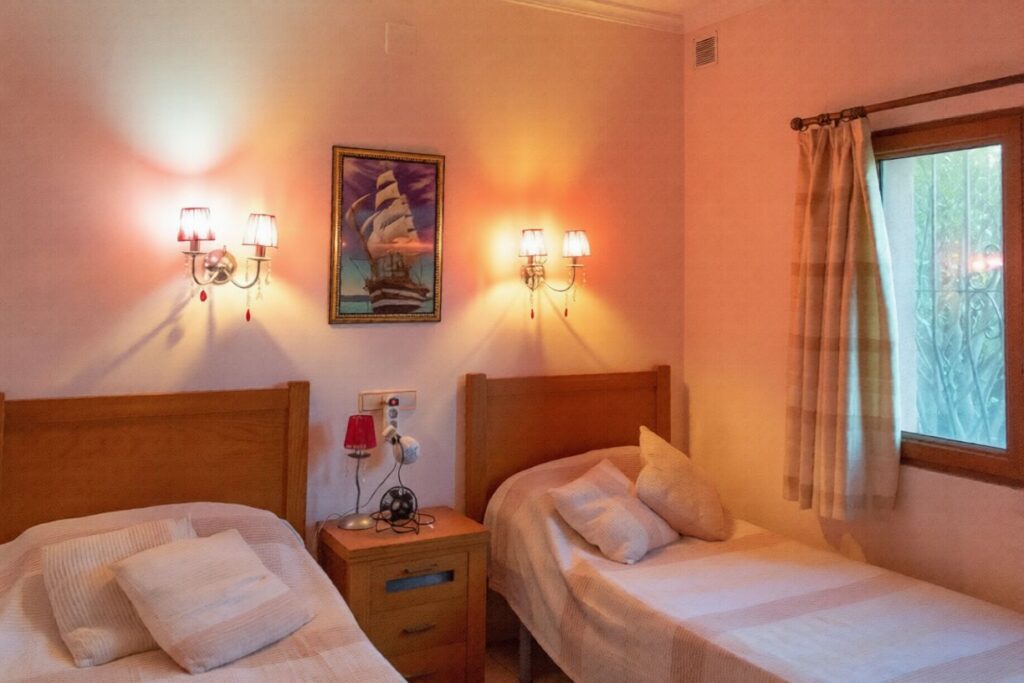 Cumbre del Sol: a Mediterranean-style villa with a swimming pool and sea views 58