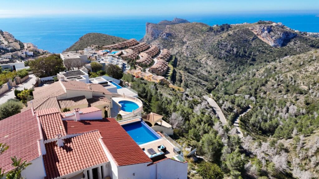 Cumbre del Sol, Luxury villa with panoramic sea views in Magnolias 1