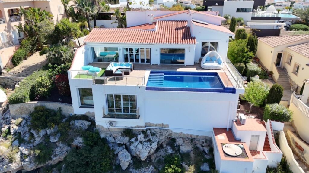 Cumbre del Sol, Luxury villa with panoramic sea views in Magnolias 3