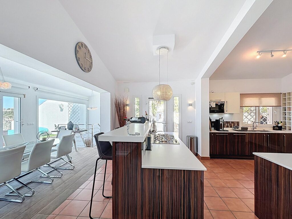 Cumbre del Sol, Luxury villa with panoramic sea views in Magnolias 9