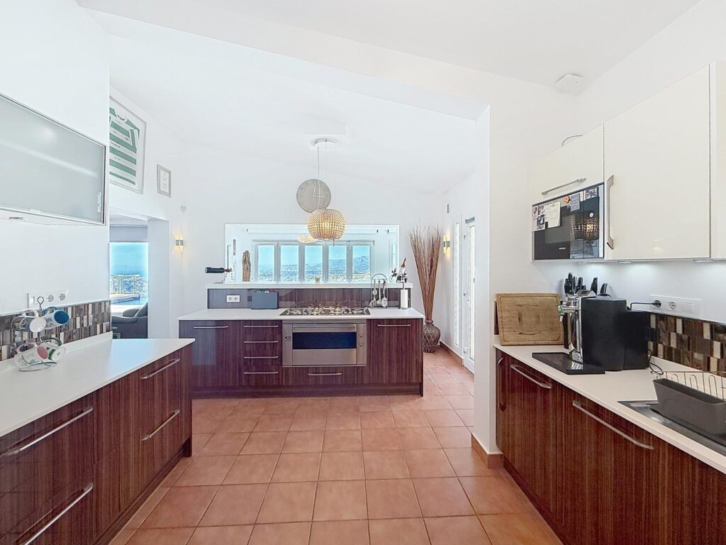 Cumbre del Sol, Luxury villa with panoramic sea views in Magnolias 11