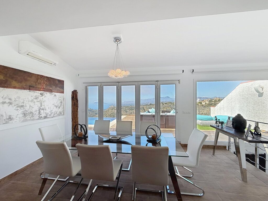 Cumbre del Sol, Luxury villa with panoramic sea views in Magnolias 12