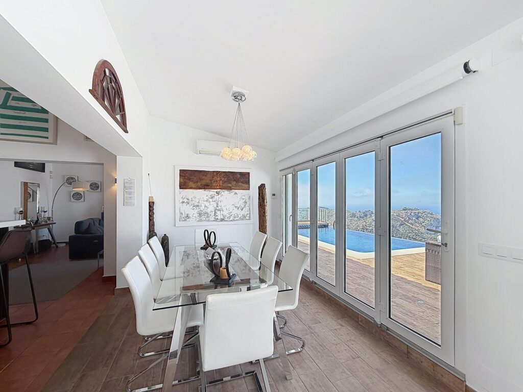 Cumbre del Sol, Luxury villa with panoramic sea views in Magnolias 13