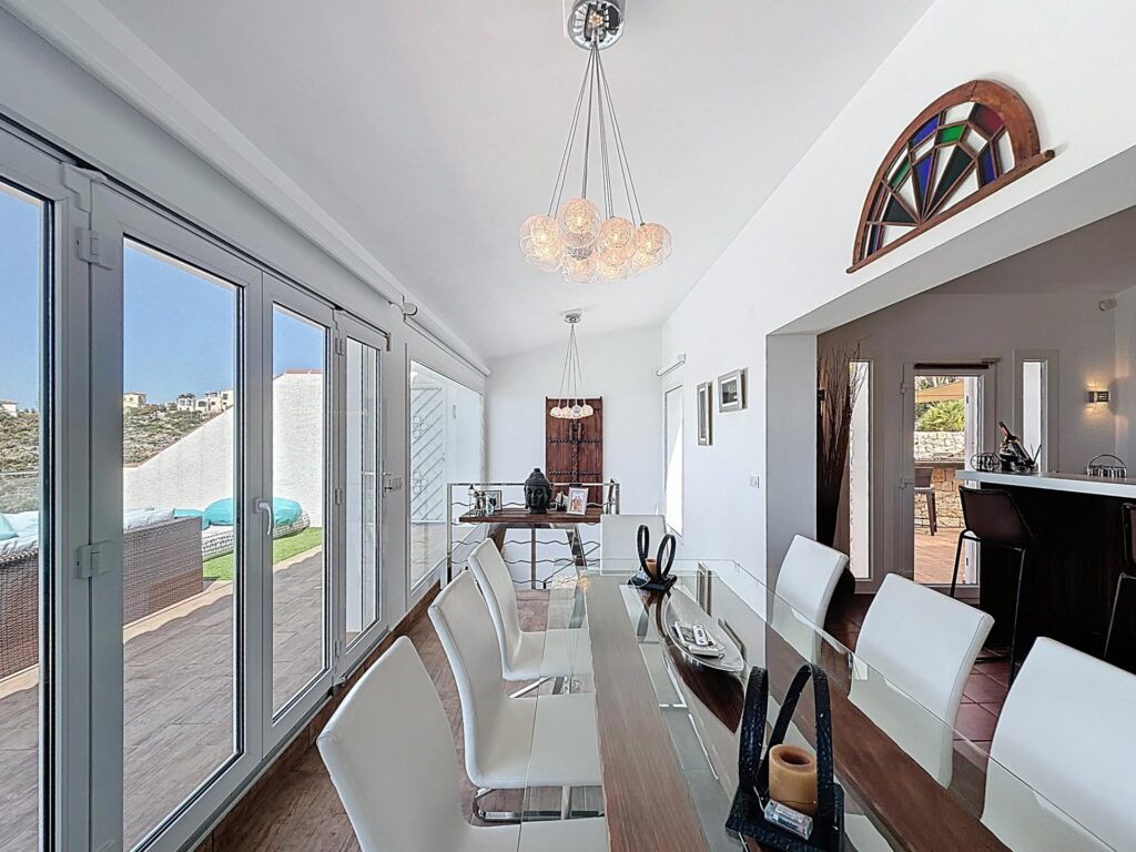 Cumbre del Sol, Luxury villa with panoramic sea views in Magnolias 14
