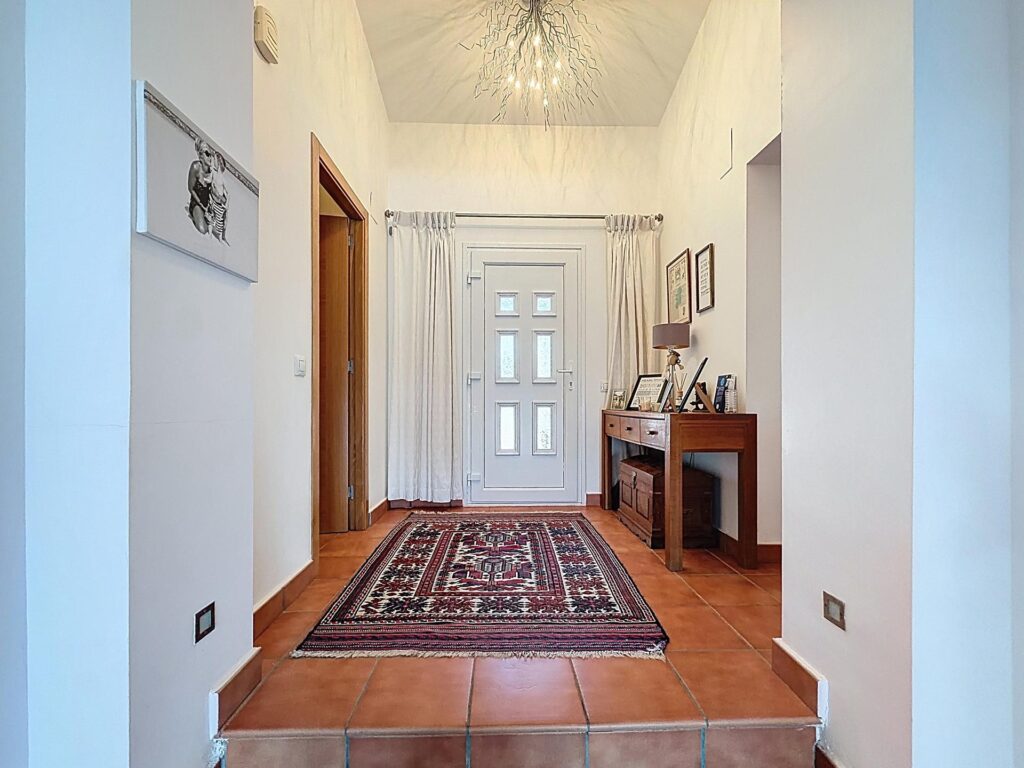 Cumbre del Sol, Luxury villa with panoramic sea views in Magnolias 16