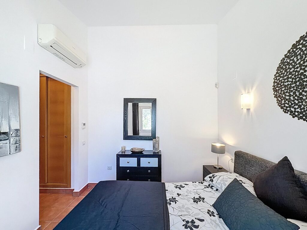 Cumbre del Sol, Luxury villa with panoramic sea views in Magnolias 19