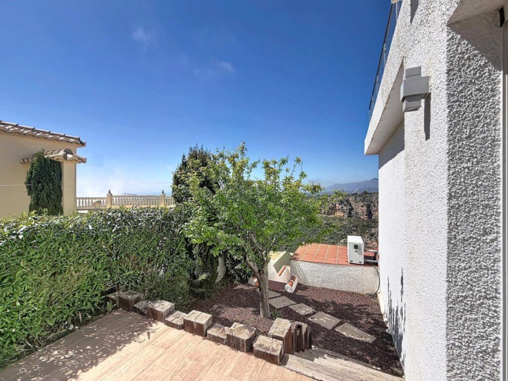 Cumbre del Sol, Luxury villa with panoramic sea views in Magnolias 55