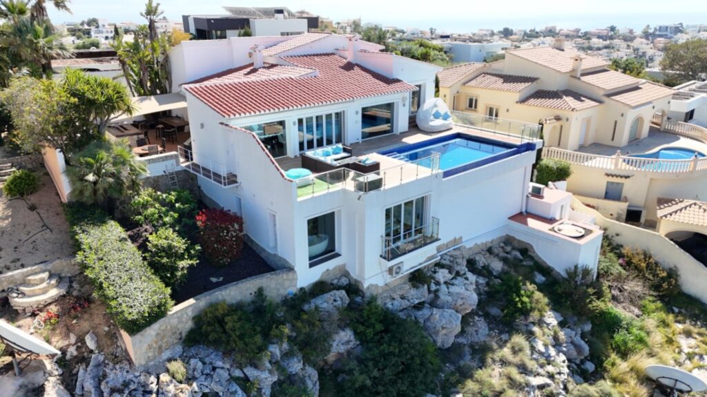 Cumbre del Sol, Luxury villa with panoramic sea views in Magnolias 67