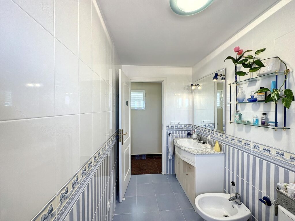 Cumbre del Sol villa with private pool close to all amenities 33