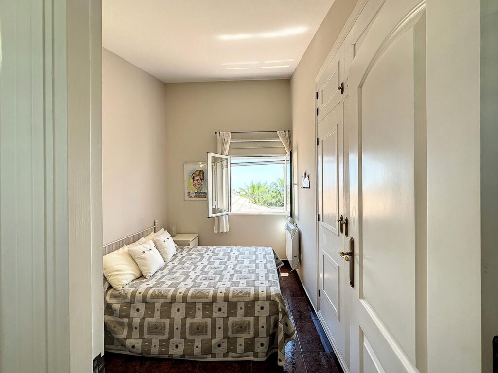 Cumbre del Sol villa with private pool close to all amenities 34